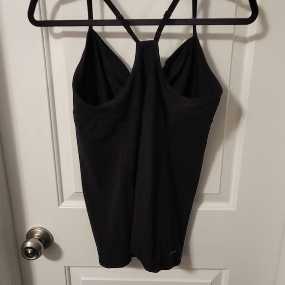 *Free add-on with purchase* Nike active black tank-top - Picture 2 of 9